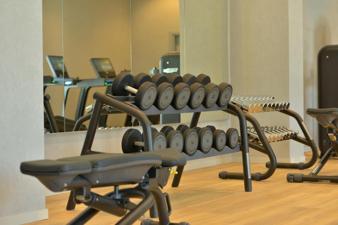 Rinas Mk Hotel Tirana מראה חיצוני תמונה Dumbbells