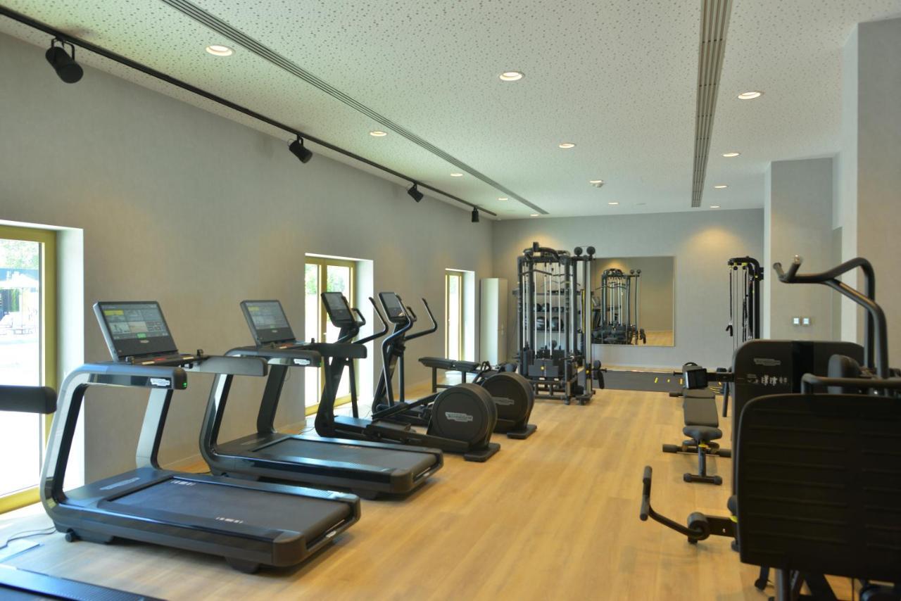 Rinas Mk Hotel Tirana מראה חיצוני תמונה The gym at the hotel
