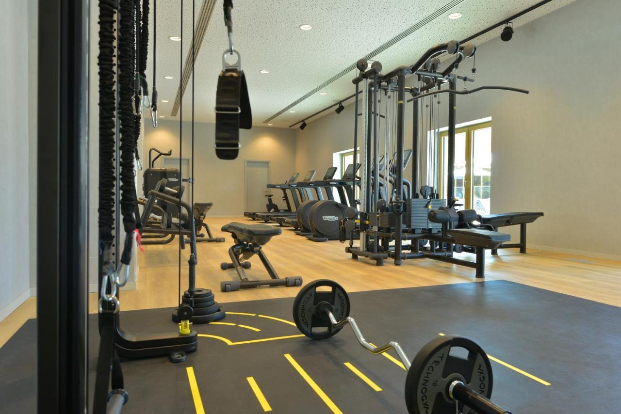 Rinas Mk Hotel Tirana מראה חיצוני תמונה The gym at the hotel