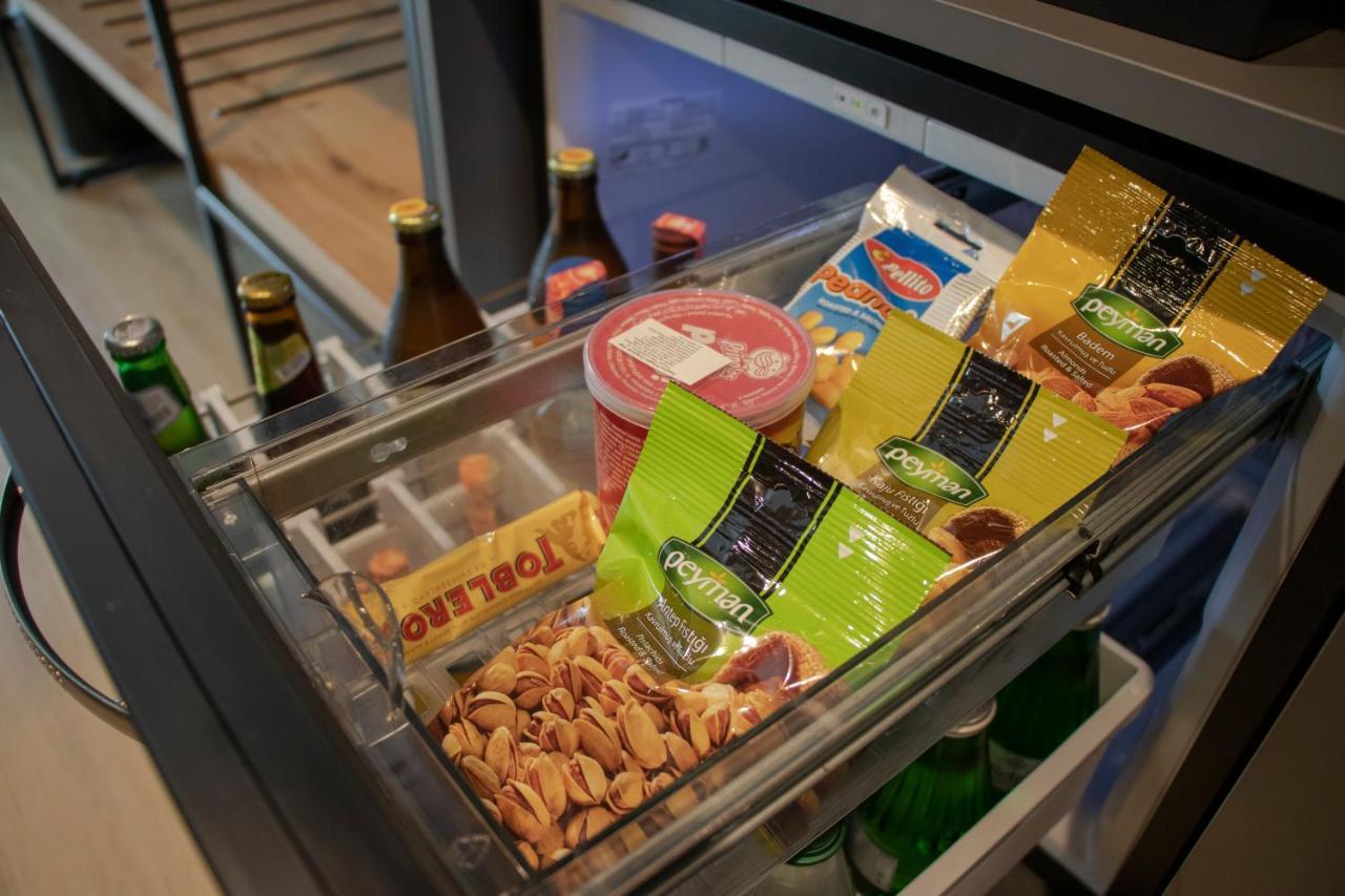 Rinas Mk Hotel Tirana מראה חיצוני תמונה A drawer in a refrigerator