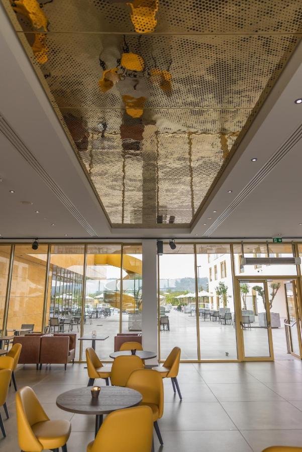 Rinas Mk Hotel Tirana מראה חיצוני תמונה The ceiling of the lobby