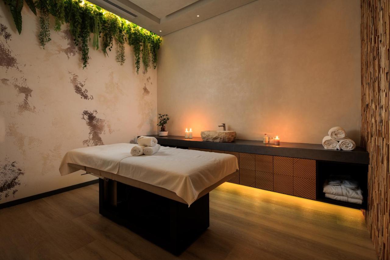 Rinas Mk Hotel Tirana מראה חיצוני תמונה A massage table